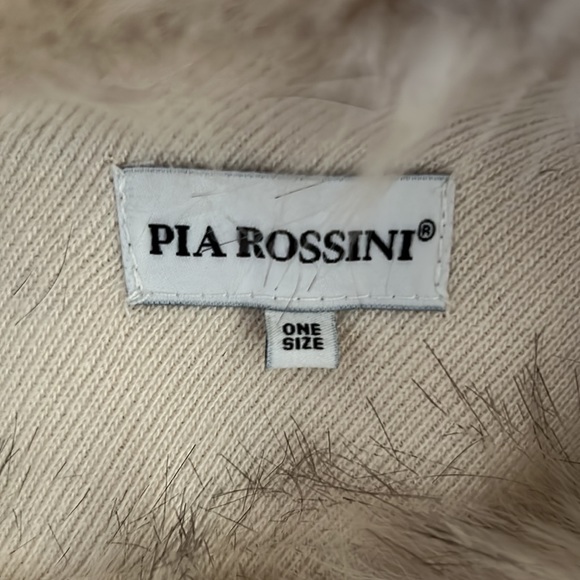 PIA ROSSINI beige poncho with faux fur trim one size - Picture 11 of 14